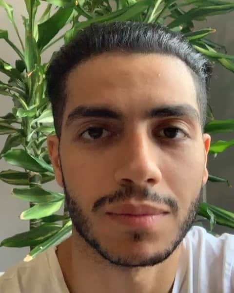 メナ・マスードのインスタグラム：「1 Million!!!」