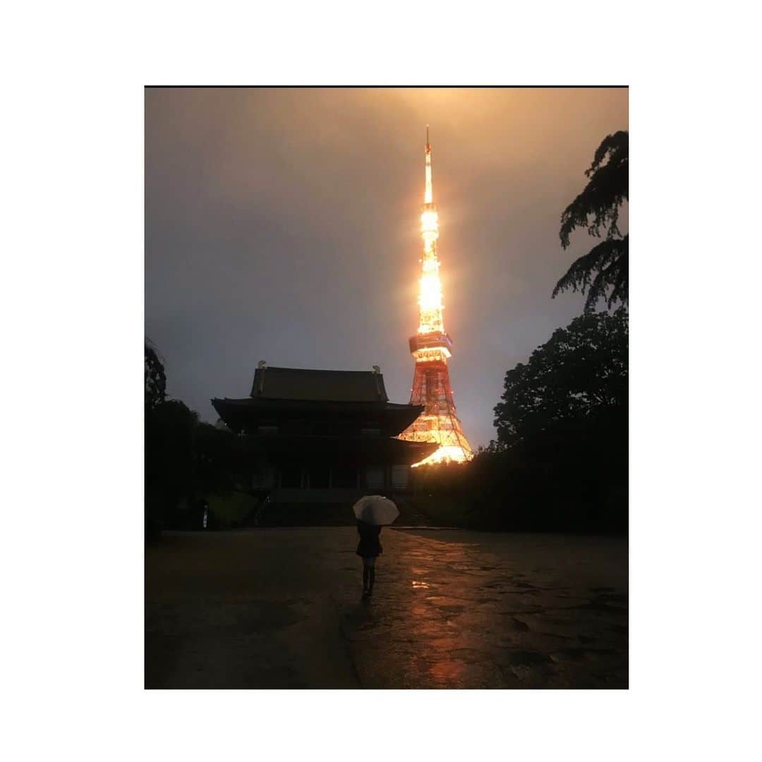 asamiのインスタグラム：「自分の願いを叶えてあげられれのは﻿ 自分だけ💕﻿ ﻿ ﻿ さぁ、、始めよう˙ᵕ˙⑅﻿ ﻿ ﻿ #私の世界観#東京タワー#夢#Happy#love#ワンネス﻿ #御朱印ガール#yogaのある生活#フォト#ポートレート﻿ #シングルマザー﻿ #ファインダー越しの私の世界」