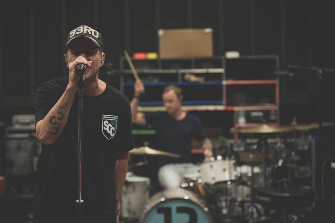OneRepublicさんのインスタグラム写真 - (OneRepublicInstagram)「Rehearsing Rescue Me. Visit OneRepublic.com/Tour for dates where you can see us play the new song live this summer.」6月4日 7時47分 - onerepublic