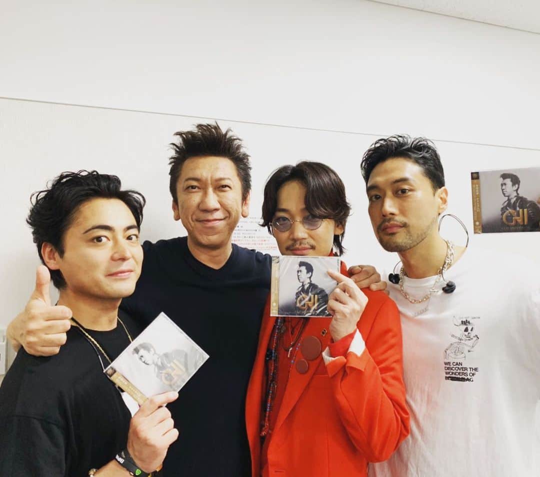 布袋寅泰さんのインスタグラム写真 - (布袋寅泰Instagram)「Mステの後、The XXXXXXの3人と。今後の活躍を期待し応援しています。 @go_ayano_official @asahi_uchida @takayukiyamadaphoto  #布袋寅泰 #thexxxxxx #綾野剛 #内田朝陽 #山田孝之 #mステ #ギタリズム6」6月3日 22時56分 - hotei_official