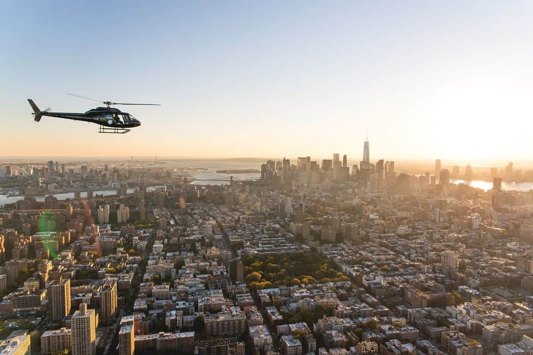 nyonairさんのインスタグラム写真 - (nyonairInstagram)「Mondays don't need to be all bad. 🚁 Get 30% off - Use Code: SUNSOUT30 ! 🚁✨ SkyClub members get 50% off at checkout. ✨Not a member? Sign up today! . Ultimate flexibility with our Buy Now, Schedule Later - valid for more than a year. . Book now: www.NYONAir.com . . . . . #earthpix #bestvacations #loveauthentic #exploremore #moodygrams #complex #esquire #icapture_nyc #jointhemvmt#bucketlist #timeoutnewyork #wildnewyork#newyork_instagram #lensbible#thingstodoinnyc #adventurelifestyle #travelexperience #adventuretravel#FlyNYON #NYONAir #NYONStudio #traveldeals #centralpark #timessquare」6月3日 23時00分 - nyonair