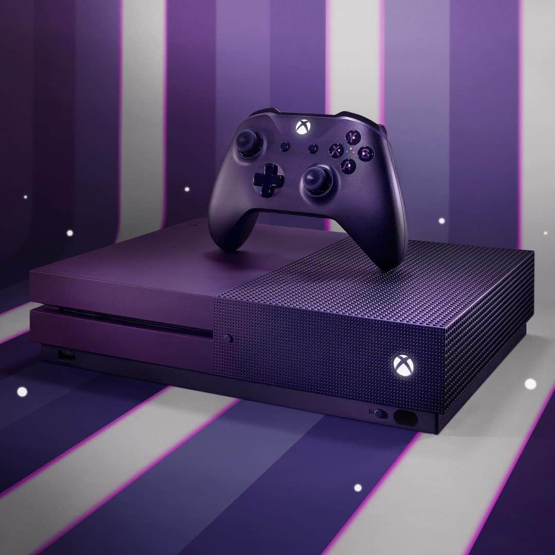 Xboxさんのインスタグラム写真 - (XboxInstagram)「Purple Royale. The new Fortnite Battle Royale Special Edition Xbox One S Bundle, available June 7. #Xbox #FortniteBattleRoyale」6月3日 23時03分 - xbox