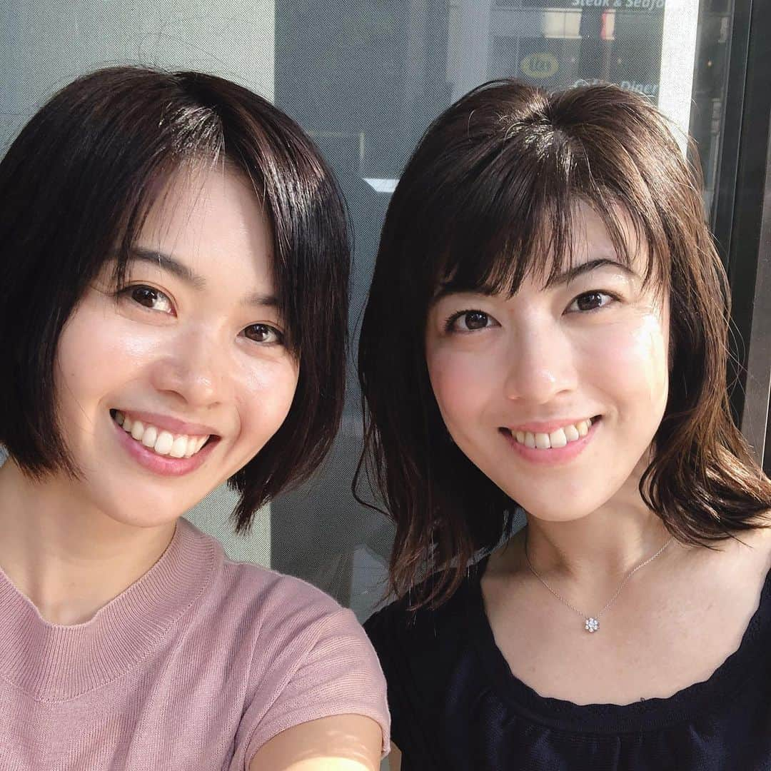 倉田亜味さんのインスタグラム写真 - (倉田亜味Instagram)「中川絵梨香ちゃんとクラタッチ  #中川絵梨香 ちゃん #女優  #舞台 #可愛い #お友達 #お花畑にいるよう #声綺麗 #美しい声 #ミュージカル俳優  #うちの息子 #デレデレ でした #スズカフェ #銀座ランチ #倉田とハイタッチ #クラタッチ #トライアスロンへの応援 #ありがとうございます #クラタッチ1000 #76人目 #KT0076 #swimming #cycling #running #triathlon  #いつかはアイアンマン  #倉田あみ #kurataami #くらたあみ」6月3日 23時08分 - kurata_amigram