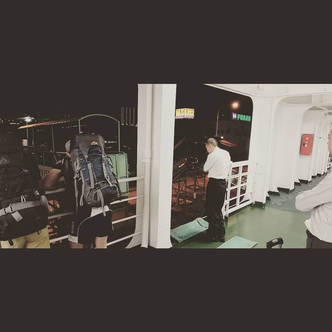 松本隆博のインスタグラム：「。 ふぅーーー、 もうすぐ別府港に接岸！ やっとだーーー\(*ˊᗜˋ*)/」