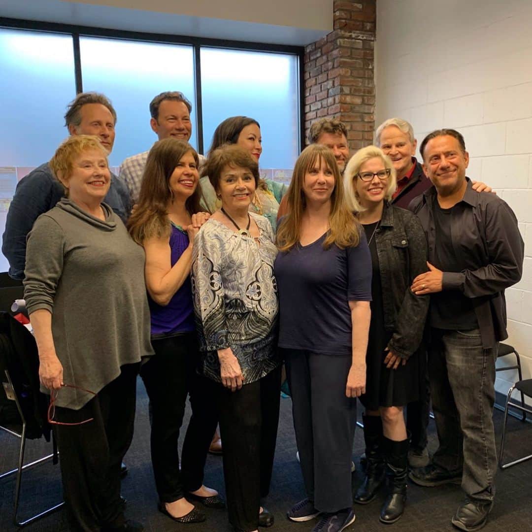 ジェニファー・ティリーさんのインスタグラム写真 - (ジェニファー・ティリーInstagram)「”The Pack!” Staged Reading of @eugenedpack’s short plays at @thegroundlings. 🎭」6月3日 23時32分 - jennifertilly