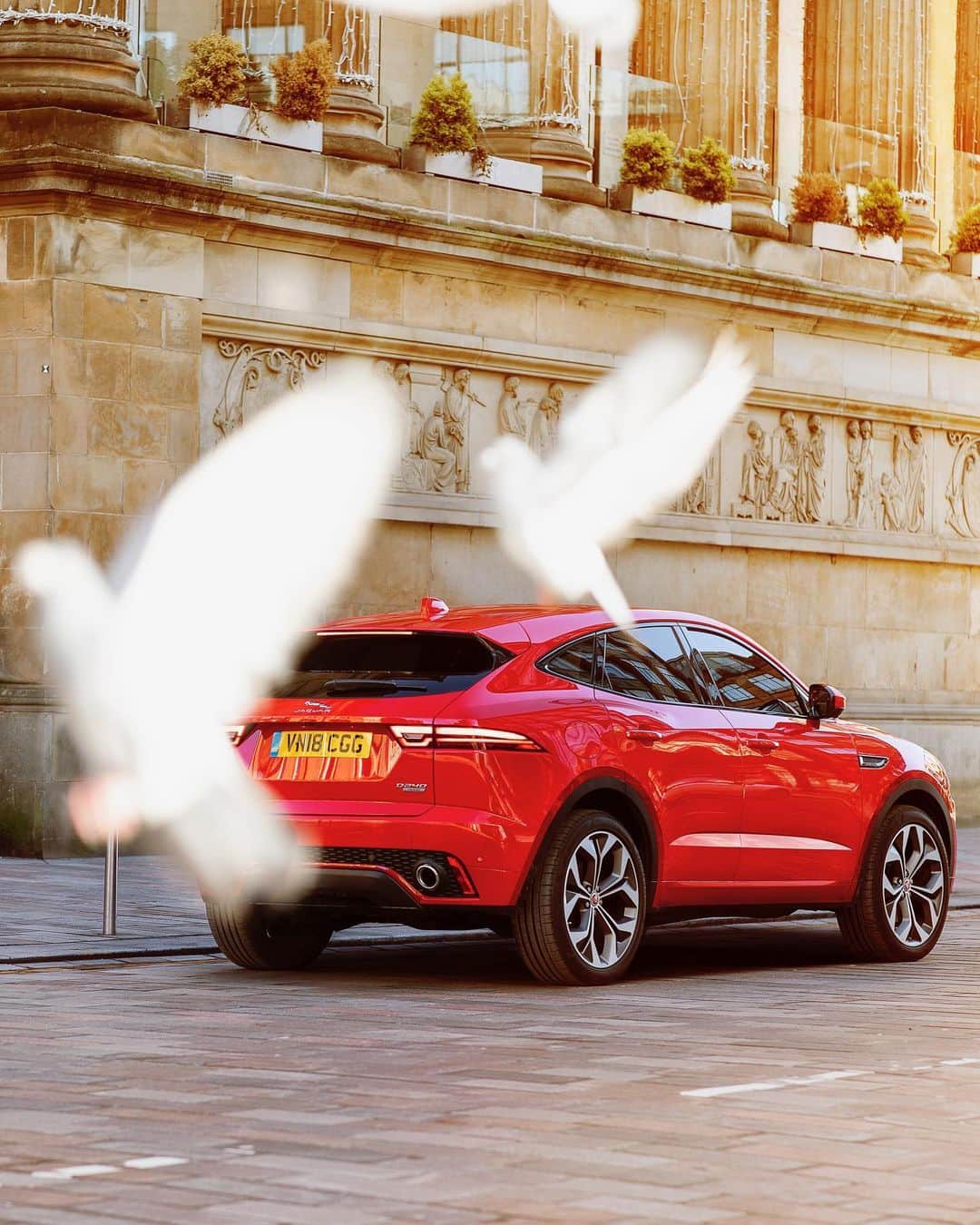 Jaguarさんのインスタグラム写真 - (JaguarInstagram)「Love is in the air. And on the ground. Follow #JaguarJourneys and share your driving moments with us.  #MondayMotivation #Jaguar #EPACE #AWD #Luxury #Compact #Performance #SUV #Design #InstaCar #CarsofInstagram #UK #Scotland」6月3日 23時39分 - jaguar