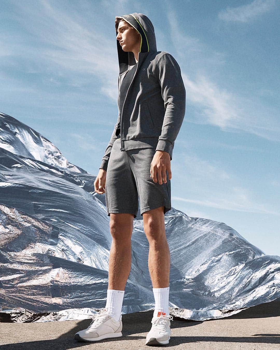 Calvin Kleinさんのインスタグラム写真 - (Calvin KleinInstagram)「Looking ahead on the work week like... ➡️ get in gear with the #logo zip hoodie and shorts from  #CALVINKLEINPERFORMANCE. ⠀⠀⠀⠀⠀⠀⠀⠀⠀⠀⠀⠀⠀⠀⠀⠀⠀⠀⠀⠀⠀⠀⠀⠀⠀⠀⠀ Shop now [EU] ⬆️ #MYCALVINS」6月3日 23時42分 - calvinklein