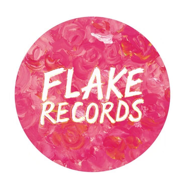 壺坂恵のインスタグラム：「#flakerecords  #acd_band  #壺坂恵  デカステッカーです デザインしましたあ 大きくってかあいい」
