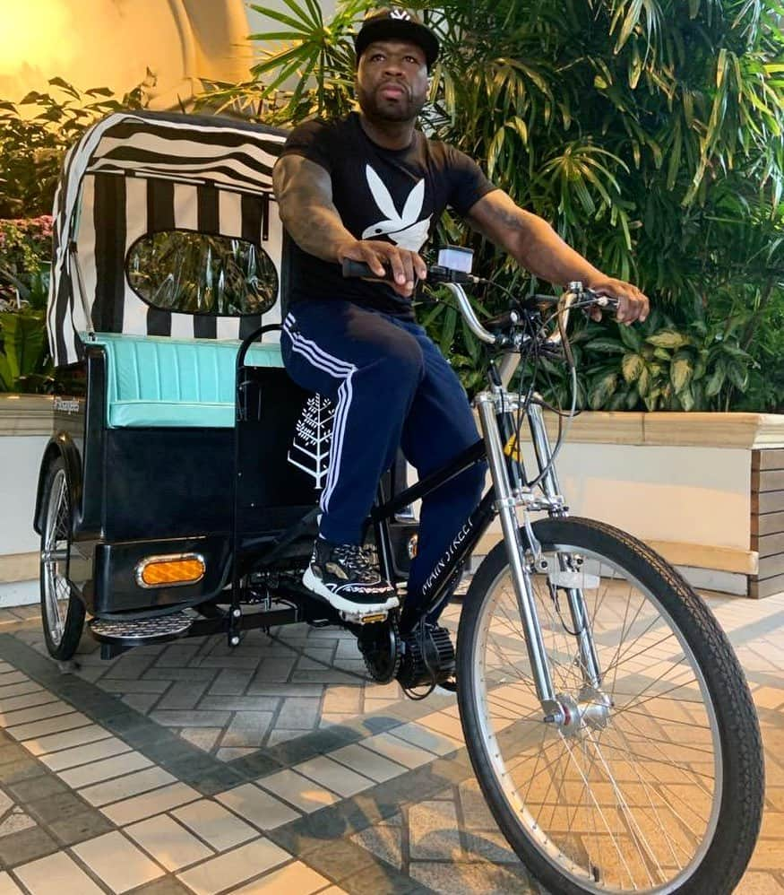 50セントさんのインスタグラム写真 - (50セントInstagram)「🤔 you want a ride or not? 🤨you can owe me, but I’m a need that by Monday. #lecheminduroi #bransoncognac #bellator」6月3日 23時48分 - 50cent