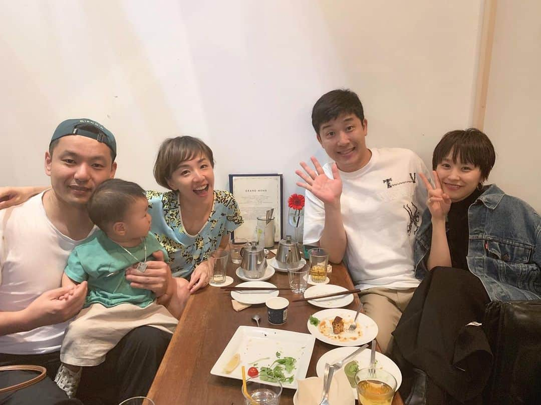 あべこうじさんのインスタグラム写真 - (あべこうじInstagram)「ㅤㅤㅤㅤㅤㅤㅤㅤㅤㅤㅤㅤㅤ 先日のこと ハッピィあふれる 食事会www ㅤㅤㅤㅤㅤㅤㅤㅤㅤㅤㅤㅤㅤ #ハッピィ #周波数上がりメシ #あべこうじ #ちゃん愛 #上野家 #山形料理 #うまま #感謝」6月3日 23時55分 - abe_happy