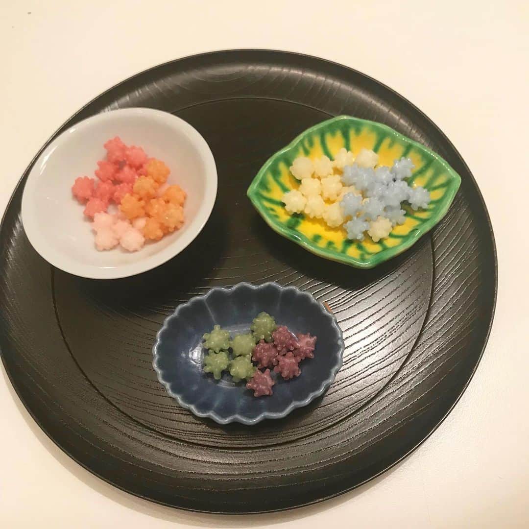 丸山敬太さんのインスタグラム写真 - (丸山敬太Instagram)「京都旅日記  実は金平糖が大好き。 放っておくとカリカリ永遠に 食べ続けてシュガーハイになってしまうから要注意。  緑寿庵清水の金平糖はそれこそ気が遠くなるような丁寧な手仕事の職人技であの愛らしい砂糖菓子ができる。  日本で唯一無二の金平糖」6月4日 0時20分 - keitamaruyama