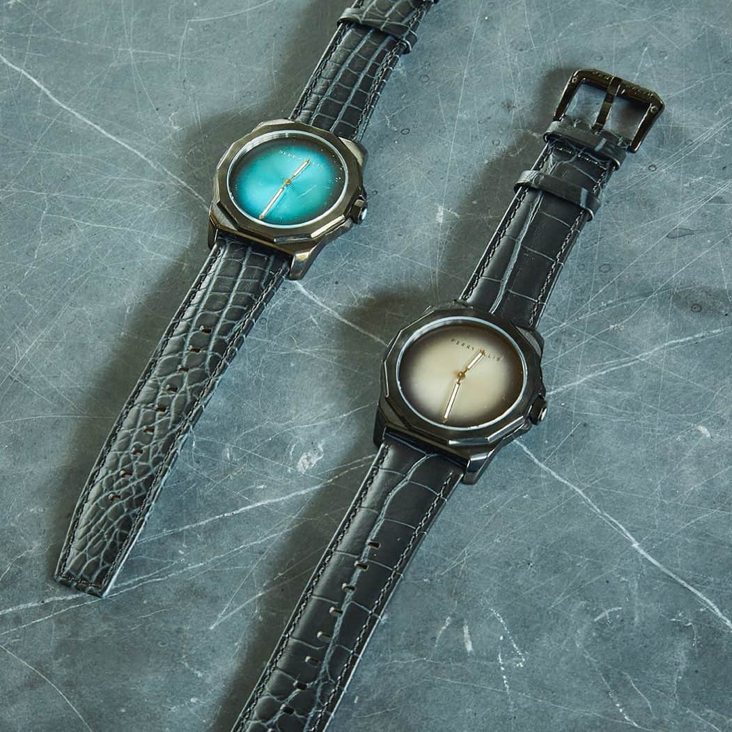 ペリーエリスのインスタグラム：「This year give Dad the gift of time. Tap to shop the Decagon Watch Collection. #PerryEllis #LifeReadySince1976」