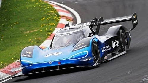 ルーカス・ディ・グラッシさんのインスタグラム写真 - (ルーカス・ディ・グラッシInstagram)「Congratulations to @volkswagen ID on the #nordschleife EV lap record of 6min4s - this is just the beginning of the electric domination ⚡️⚡️⚡️. Second all time behind the hybrid 919 Porsche. #Electric #Future #ID @volkswagenmotorsport」6月4日 0時56分 - lucasdigrassi