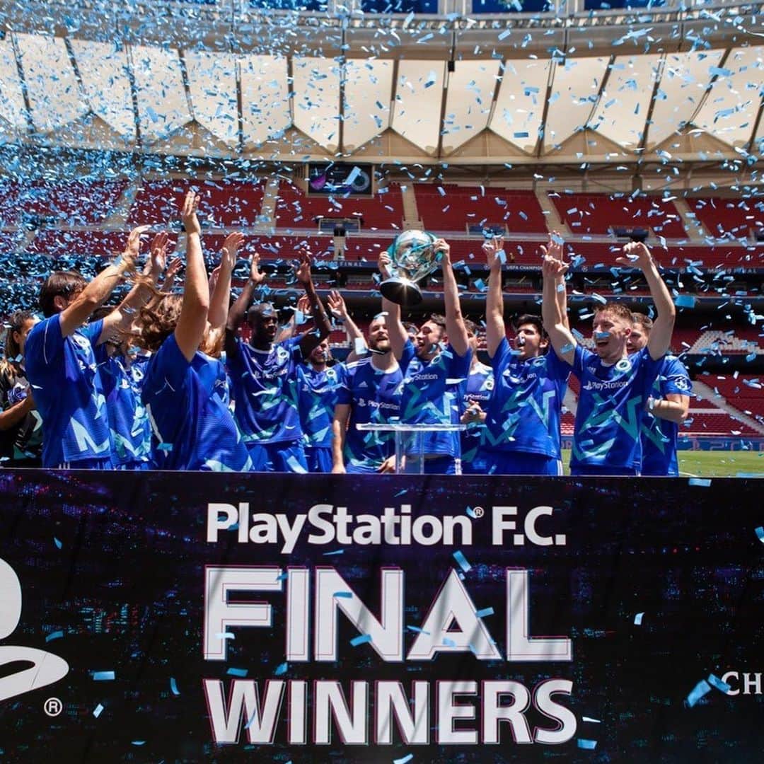 UEFAチャンピオンズリーグさんのインスタグラム写真 - (UEFAチャンピオンズリーグInstagram)「🏆 Yaya Touré and @djmariio led the All-Stars to #PlayStationFCFinal glory!  Which #UCL legend would you love to play alongside? 🤔」6月4日 0時57分 - championsleague