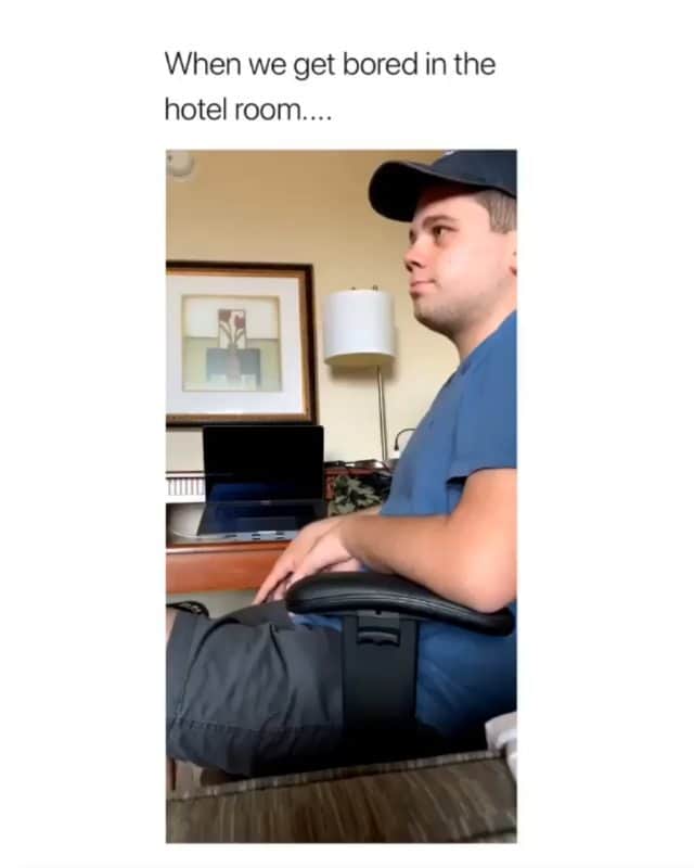 Funny Postsのインスタグラム：「••••••••••• 😂 My last 6 brain cells trying to form a sentence 💬 Video by: @rudypulido & @andrewbaterina 🎥 Double tap for more videos!」