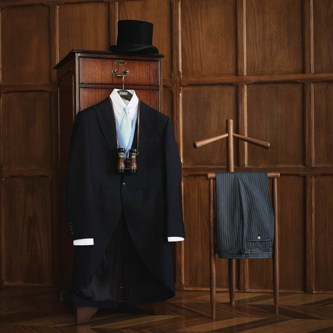 ハケットのインスタグラム：「Already thinking of your Royal Ascot attire? Suit up for one of the biggest events of the summer in our morning dress collection 🎩Head to the link in bio. #Hackett #RoyalAscot」