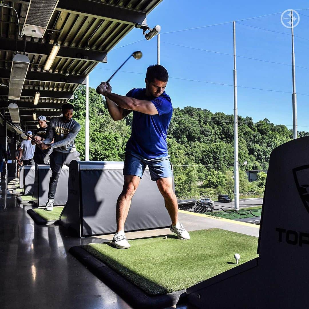 ピッツバーグ・スティーラーズさんのインスタグラム写真 - (ピッツバーグ・スティーラーズInstagram)「Hitting the links at @topgolf ⛳️」6月4日 2時19分 - steelers