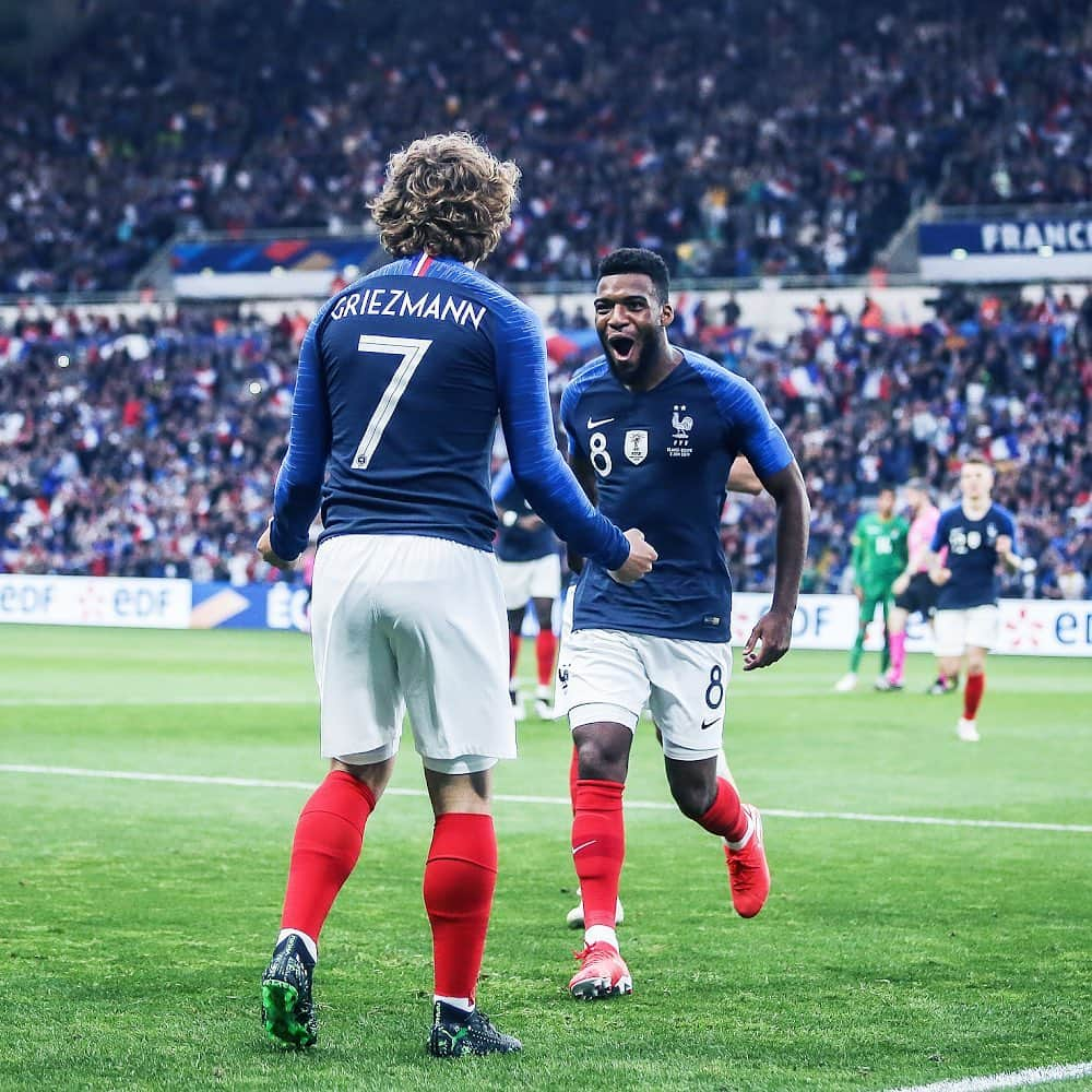 サッカー フランス代表チームさんのインスタグラム写真 - (サッカー フランス代表チームInstagram)「Retour en images sur la victoire des Bleus face à la Bolivie ! 🇫🇷#FiersdetreBleus 📸 @pacophotographie @footpackfr - Throwback on yesterday victory against Bolivia ! 🇫🇷」6月4日 2時40分 - equipedefrance