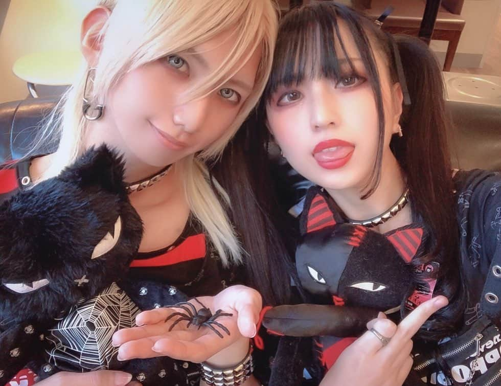 江崎びす子さんのインスタグラム写真 - (江崎びす子Instagram)「❤️🖤❤️🖤❤️」6月4日 2時55分 - bisukoezaki