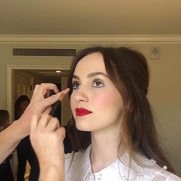 のインスタグラム：「M A U D E • A P A T O W 🇺🇸 Acid metals and punchy brights on #maudeapatow this Monday morning!  Styled @leithclark Hair by @hairbyjohnd  Makeup by me #jobakermakeupartist using @lunasolofficial on the eyes & @chantecaille cheeks and lips!! Deets to follow ... of how #junegloom inspired us to bring all the fun and color to this wah wah overcast Monday morning!! #acid #metallic #eyes  #candypink #cheekcream #bloodred #radiant #porcelian #skin #makeupartist #makeuptutorial #makeuplooks」