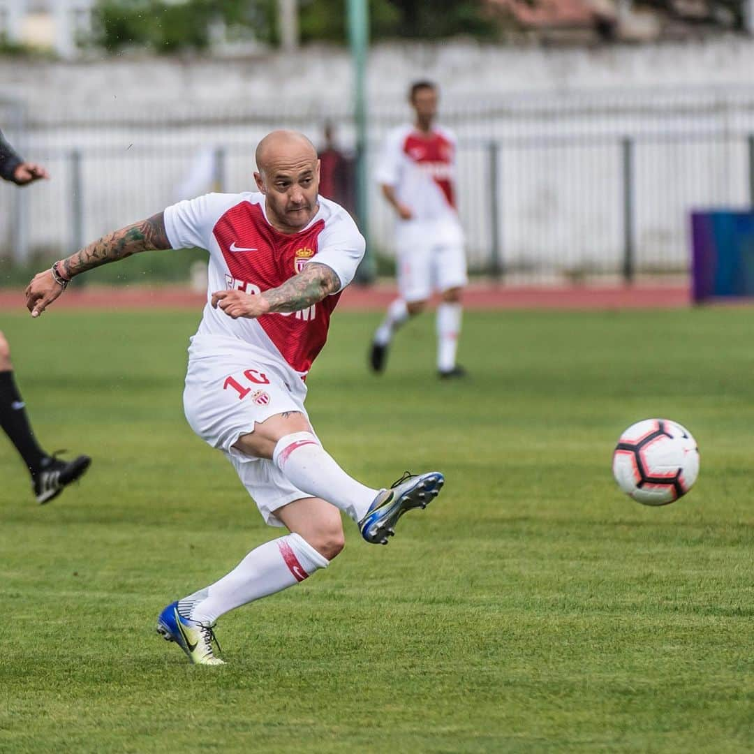 ASモナコさんのインスタグラム写真 - (ASモナコInstagram)「Victoire 4⃣-3⃣ de l'#ASMonacoLegends 🇲🇨 face à l'équipe des « Greek All Stars 🇬🇷 » 😍👊 - ⚽️⚽️⚽️ @jchevanton ⚽️ @ludogiuly8」6月4日 3時08分 - asmonaco