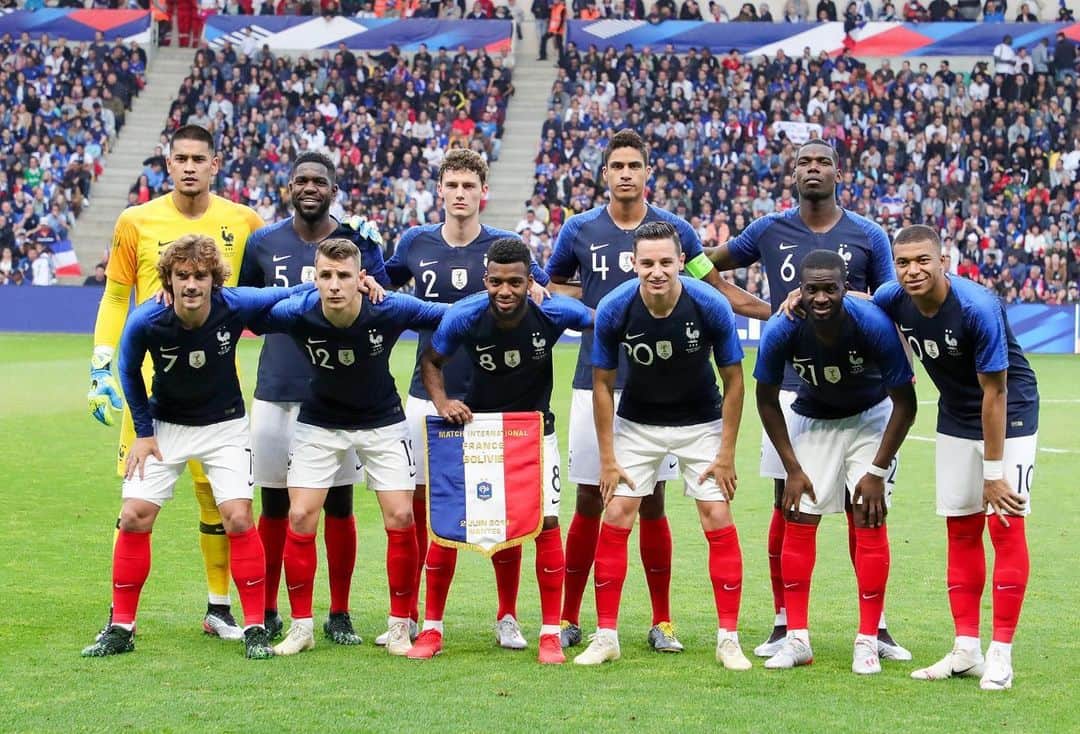 フロリアン・トヴァンのインスタグラム：「😍🇫🇷 @equipedefrance」