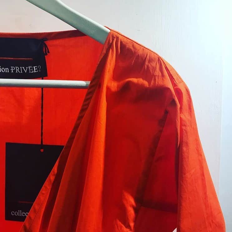 コレクションプリヴェさんのインスタグラム写真 - (コレクションプリヴェInstagram)「Orange 🍊 #collectionpriveeofficial • • • • #weloveourclients #italianbrand #madeinitaly #shopping #dress #details #orange #popeline #style #fashion #fashionista #icon #rome #monreve #bestshop #newstyle #summervibe」6月4日 3時22分 - collectionpriveeofficial