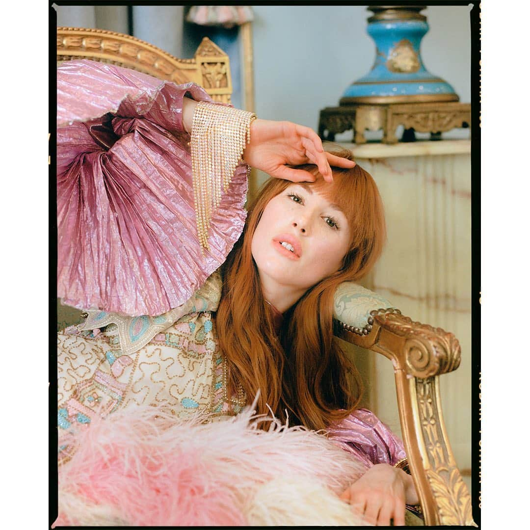 Faith Picozziさんのインスタグラム写真 - (Faith PicozziInstagram)「Gucci Mansion 1️⃣0️⃣ 📸 @burrent 🕺📷@garrettremy 👗 @faithpicozzicreative 💥 #fashion #style #redhead #model #film #120film #mediumformat」6月4日 3時26分 - faithpicozzi