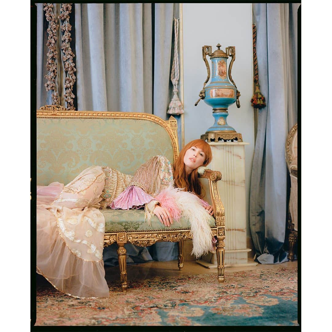 Faith Picozziさんのインスタグラム写真 - (Faith PicozziInstagram)「Gucci Mansion 1️⃣0️⃣ 📸 @burrent 🕺📷@garrettremy 👗 @faithpicozzicreative 💥 #fashion #style #redhead #model #film #120film #mediumformat」6月4日 3時26分 - faithpicozzi