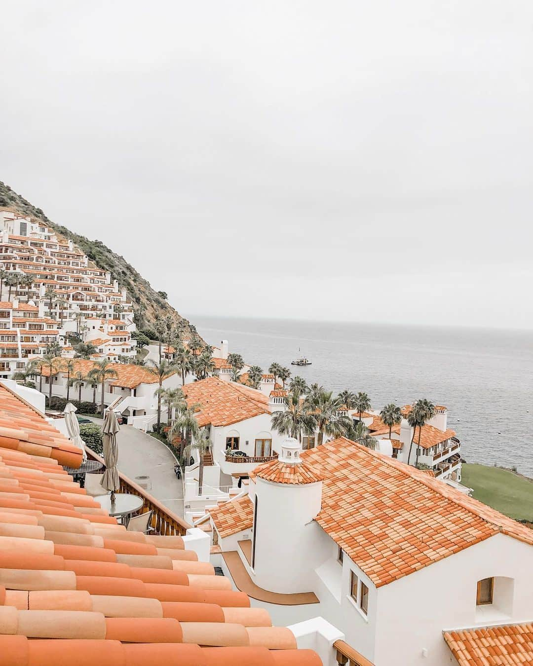 ジョーディン・ジョーンズさんのインスタグラム写真 - (ジョーディン・ジョーンズInstagram)「my view for the next couple days 😍 stawppp with the surprises @jordanbeau .... jk i love them 🥰🧚🏻‍♀️」6月4日 3時46分 - jordynjones