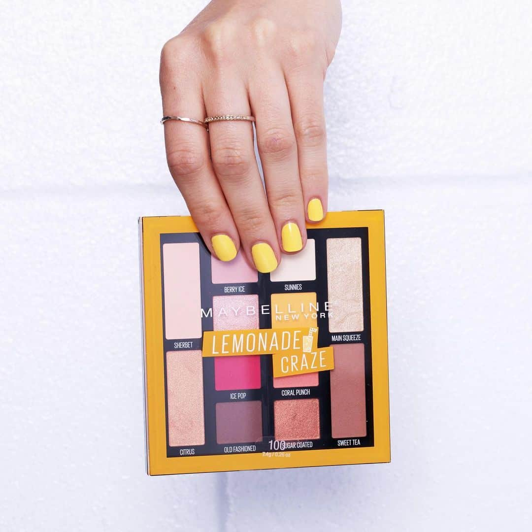 Maybelline New Yorkさんのインスタグラム写真 - (Maybelline New YorkInstagram)「We’re rockin’ our #lemonadecraze palette all summer! Create an everyday look with the neutral shades or go for a fun, colorful makeup look all with this one palette! What shades have you hit pan on? 🍋」6月4日 3時56分 - maybelline