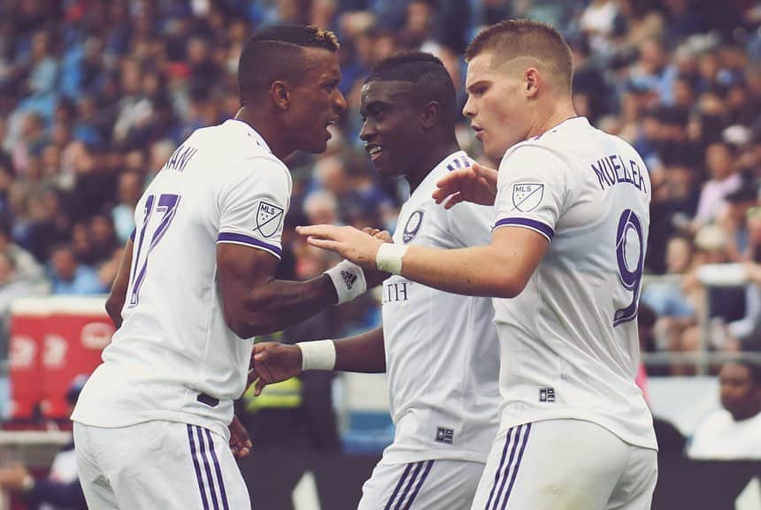 ナニさんのインスタグラム写真 - (ナニInstagram)「This is what gets me in the best mood: the passion and team spirit we take into our battles. #mondaymotivation #VamosOrlando #mls #team」6月4日 4時12分 - luisnani