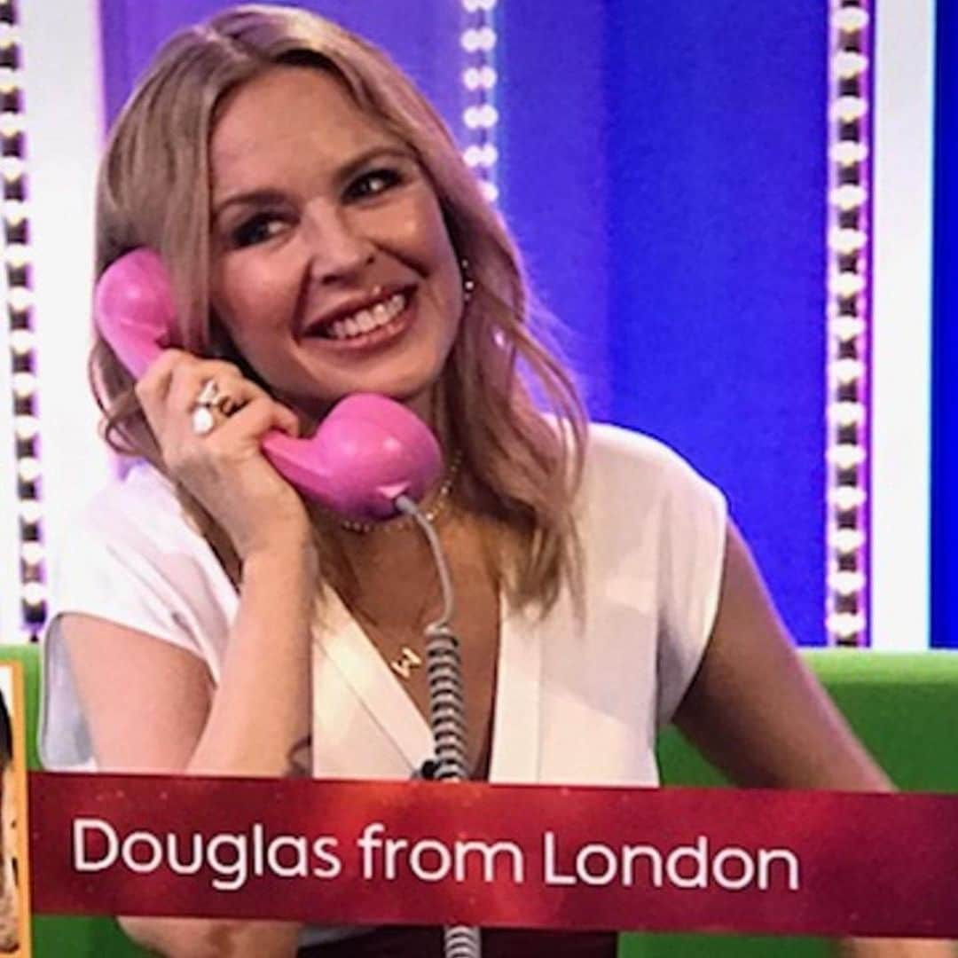カイリー・ミノーグさんのインスタグラム写真 - (カイリー・ミノーグInstagram)「Just on the HOT (Pink) LINE to Douglas from London! Thanks for having me @bbctheoneshow ... so lovely to see you all again! Swipe. 👉🏻👉🏻👉🏻」6月4日 4時18分 - kylieminogue