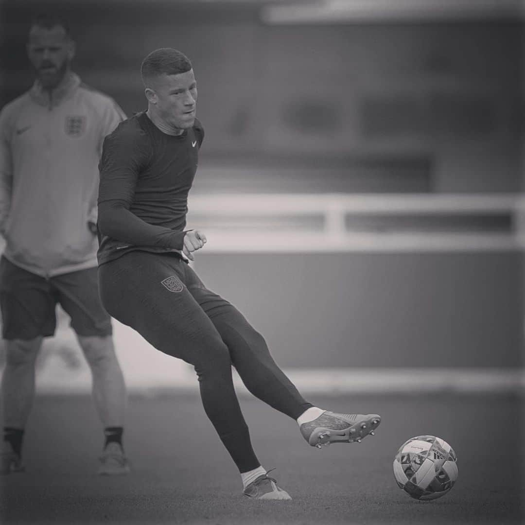 ロス・バークリーさんのインスタグラム写真 - (ロス・バークリーInstagram)「Big games ahead. #NationsLeague 🦁🙌🏻」6月4日 4時33分 - rossbarkley