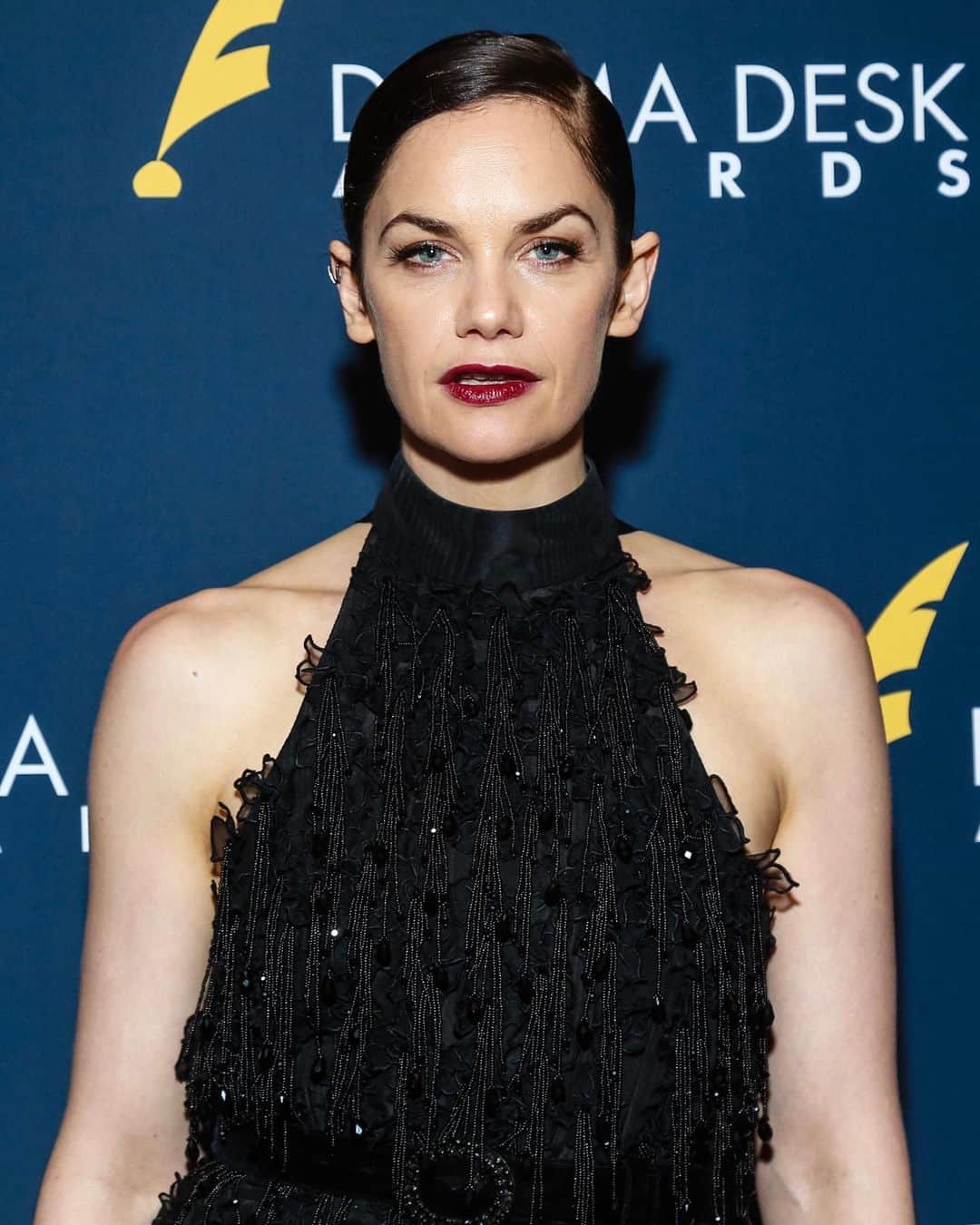 Just Jaredさんのインスタグラム写真 - (Just JaredInstagram)「Ruth Wilson in @erdem on the red carpet at the 2019 Drama Desk Awards!  #RuthWilson Photos: @gettyimages」6月4日 5時08分 - justjared