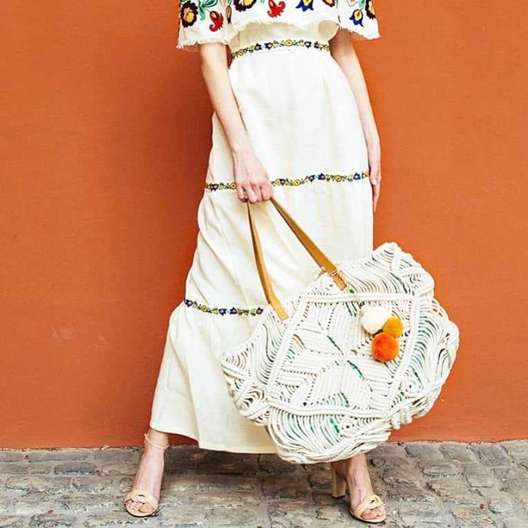 スターメラのインスタグラム：「Cotton macramé and leather!! #starmelabags ⭐️MARGA MACRAME TOTE #tuesdaysarebetter @belladonna.fashion . . . . . . . . . . #macrame #bag#starmelauk #etnicchic #fashion #ss19#summervibes #perfectbag#love#jadore#cotton#leather#tuesdayvibes #tuesdaylook#newyork#trending #instafashion #like#paris#sun#fun#printempsete#mystarmela」