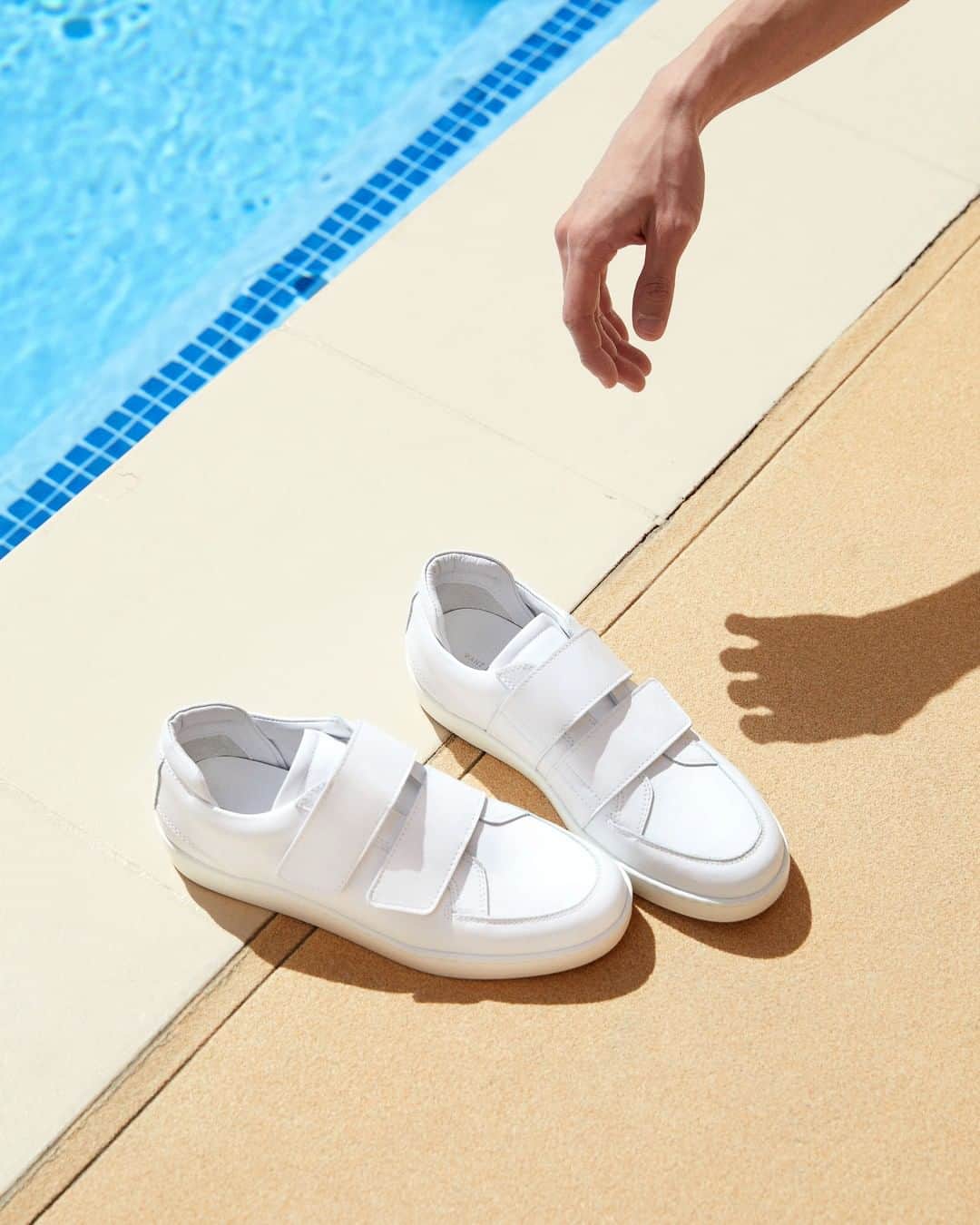 ウォントのインスタグラム：「The ultimate summer sneaker is here. The Lydd sports velcro straps for the perfect fit and added convenience. Shop this style on sale, link in bio. — Photo via @wantapothecary from their upcoming editorial. #wantlesessentiels #sneakers #kicks」
