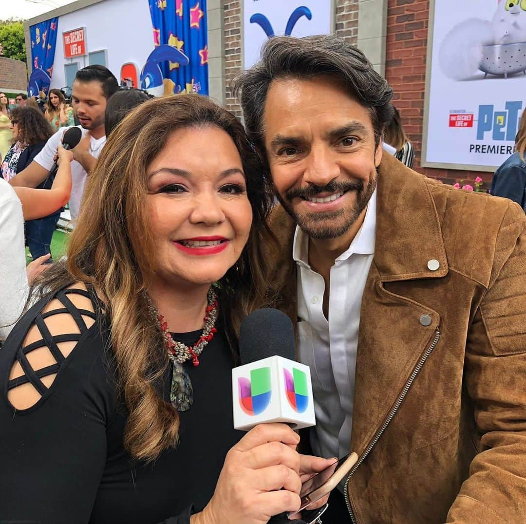 Primer Impactoさんのインスタグラム写真 - (Primer ImpactoInstagram)「Eugenio Derbez, Leonardo y Ángela Aguilar, Alicia Machado y Sofía Reyes, entre otros acudieron ayer a la premiere de la cinta de dibujos animados “The Secret Life of Pets2”. Ya verán qué nos dijo Eugenio sobre los celos desmesurados de su esposa Alessandra Rosalio y también habló de la “supuesta” hija que le achacaron en Venezuela.」6月4日 5時31分 - primerimpacto