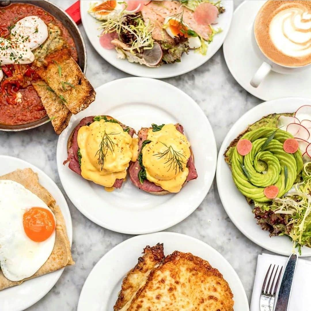 DOMINIQUE ANSEL BAKERYさんのインスタグラム写真 - (DOMINIQUE ANSEL BAKERYInstagram)「Our all-day brunch menu at @dominiqueansellondon, looking delicious. Can’t get over those gorgeous orange yolks from local British eggs. 😍🙌🇬🇧 #brunch #dominiqueansellondon」6月4日 5時32分 - dominiqueansel