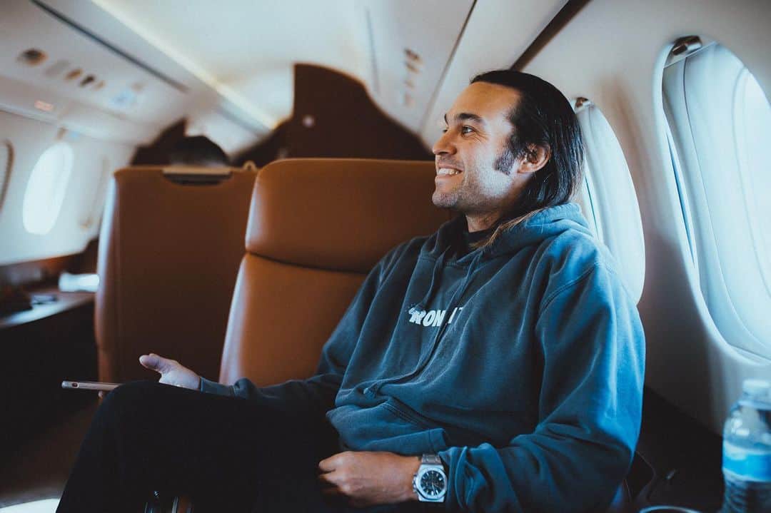 フォール・アウト・ボーイのインスタグラム：「thinking about snacks, obviously」
