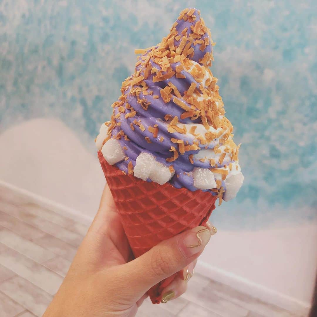 新庄千歳さんのインスタグラム写真 - (新庄千歳Instagram)「My soft serve has melted. 溶けとるがなソフトクリームw」6月4日 6時11分 - chii_in_miami