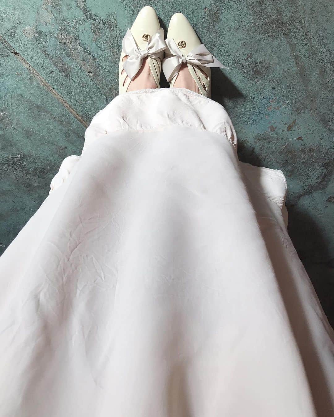 のインスタグラム：「New shoes @gucci 🥛 Bit big tho...」