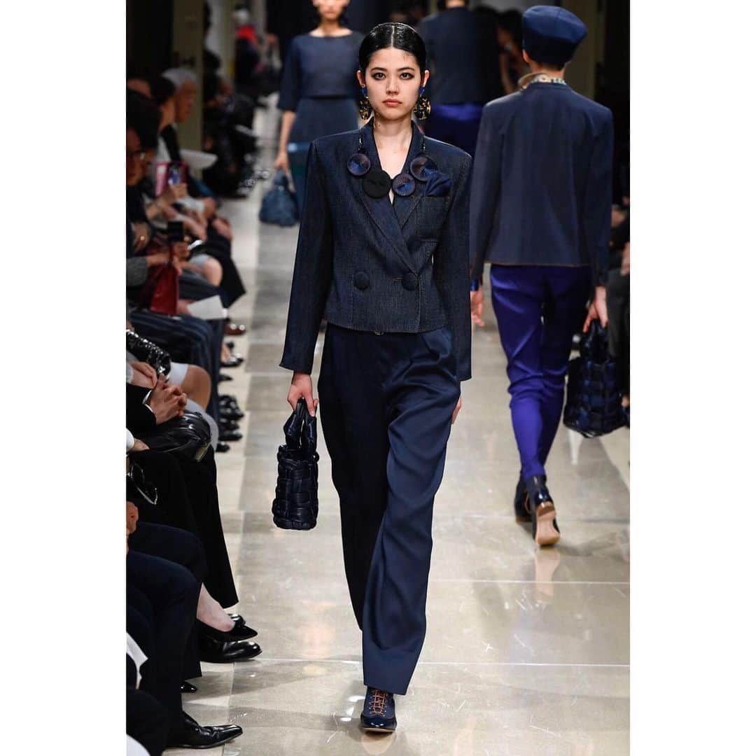 SATORU JAPAN Inc.さんのインスタグラム写真 - (SATORU JAPAN Inc.Instagram)「. ◆Giorgio Armani Cruise 2020 S/S Collection @armani Model: #REINA @kimchann_5  #Giorgioarmani #armani #GAcruise #Cruise2020  #アルマーニ#ファッション #コーディネート #アパレル #ショー #ファッションショー #ランウェイ #モデル事務所 #モデル #サトルジャパン #20ss #show #runway #catwalk #fashion #fashionshow #japanesemodel #model #modelagency #satorujapan #beauty #tokyo」6月4日 15時52分 - satorujapan_official