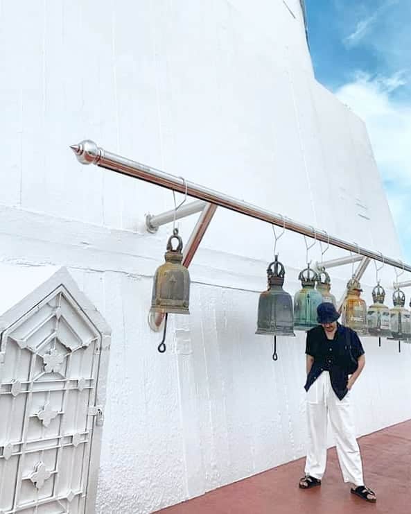 倉岡晋也のインスタグラム：「Visited ✓ #watsaket Bangkok With My favorite 200bht(5€) white pants 白のイージーパンツ600円 #thailand」