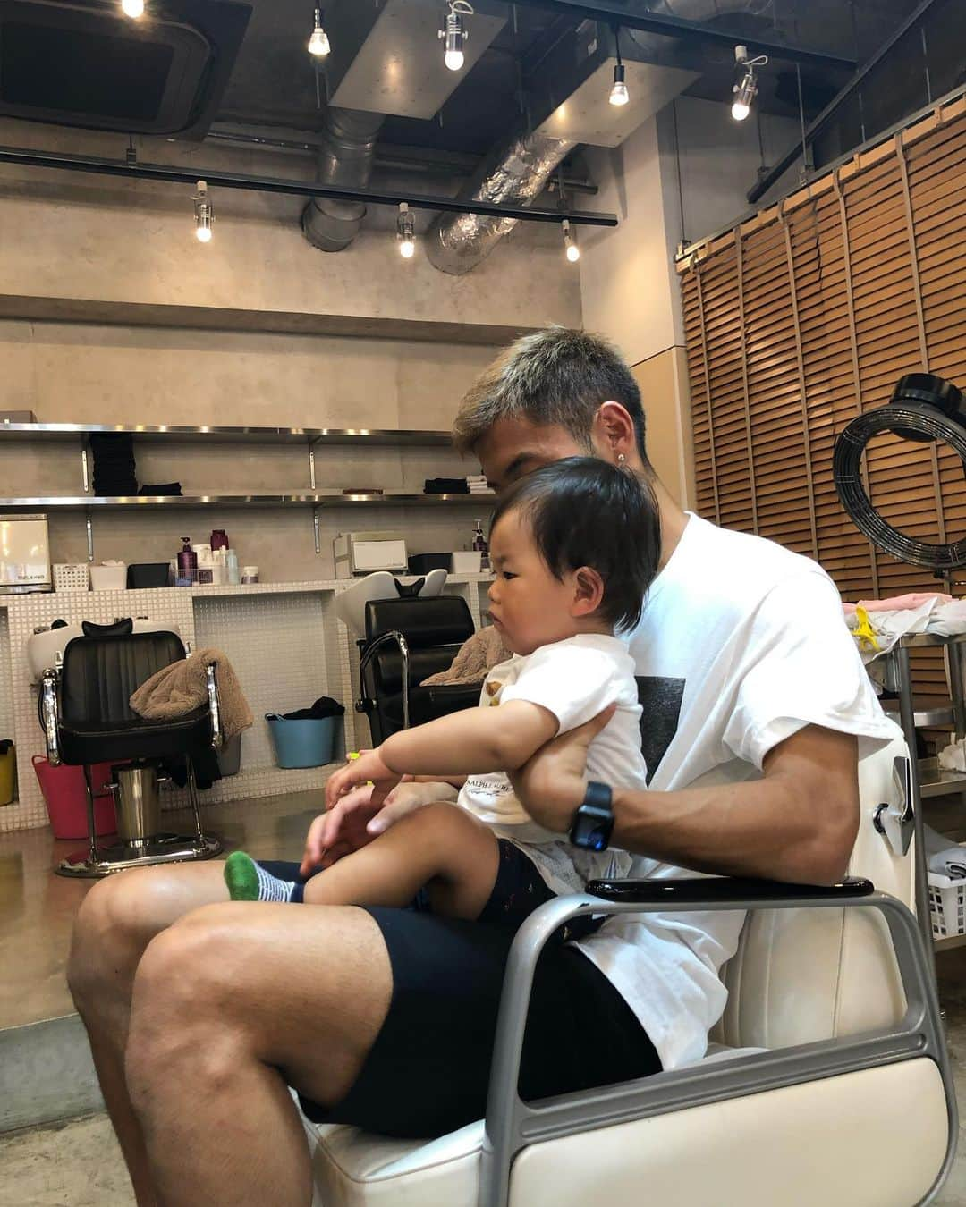 小池龍太さんのインスタグラム写真 - (小池龍太Instagram)「だんくん初の @realdg2009 💇‍♂️💇‍♂️💇‍♂️ 矢口さんありがとうございました😊 めちゃめちゃ可愛いです😍 上機嫌にピース✌️？？？☝️笑笑 #realdg #矢口さん #南柏 #いつもありがとうございます #だんくん初リアル #ピースできないから☝️」6月4日 16時02分 - iamryu____k