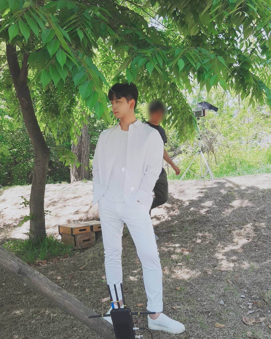 2PMさんのインスタグラム写真 - (2PMInstagram)「제가 숲에서 요정을 본 것 같아요... - #숲속나라 #초록정령 #🧚‍♂️ #레투스타그램」6月4日 16時11分 - real_2pmstagram