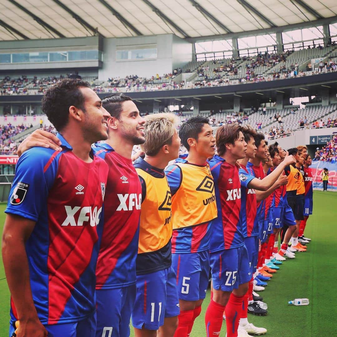 FC東京オフィシャルグッズさんのインスタグラム写真 - (FC東京オフィシャルグッズInstagram)「. vs #大分トリニータ 勝利の笑顔を何度でも。 @fctokyoofficial  #FC東京 #fctokyo  #tokyo」6月4日 16時32分 - fctokyoofficial