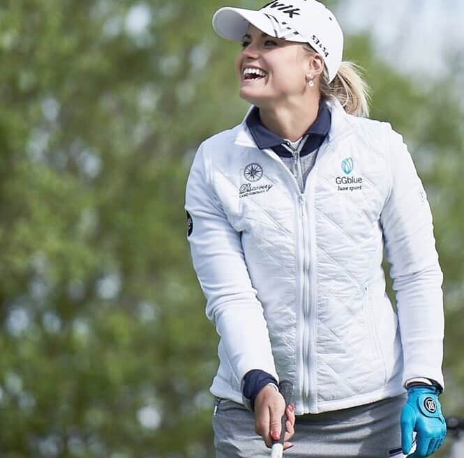 カーリー・ブースさんのインスタグラム写真 - (カーリー・ブースInstagram)「Today we celebrate women’s golf day. I can’t even begin to tell you the amazing journey this sport has given me. Excitement, laughter and lots of tears. I’m blessed to do what I love. Travel the world and meet so many inspiring people. I’ve been playing since I was 5 years old, and this is all I’ve ever wanted to do. Golf has blessed me with so much already, and I feel it’s only just beginning. #womensgolfday #girlswhogolf #golfer #growthegame #sport #lifestyle #golfbabes #golf」6月4日 16時33分 - carlyabooth