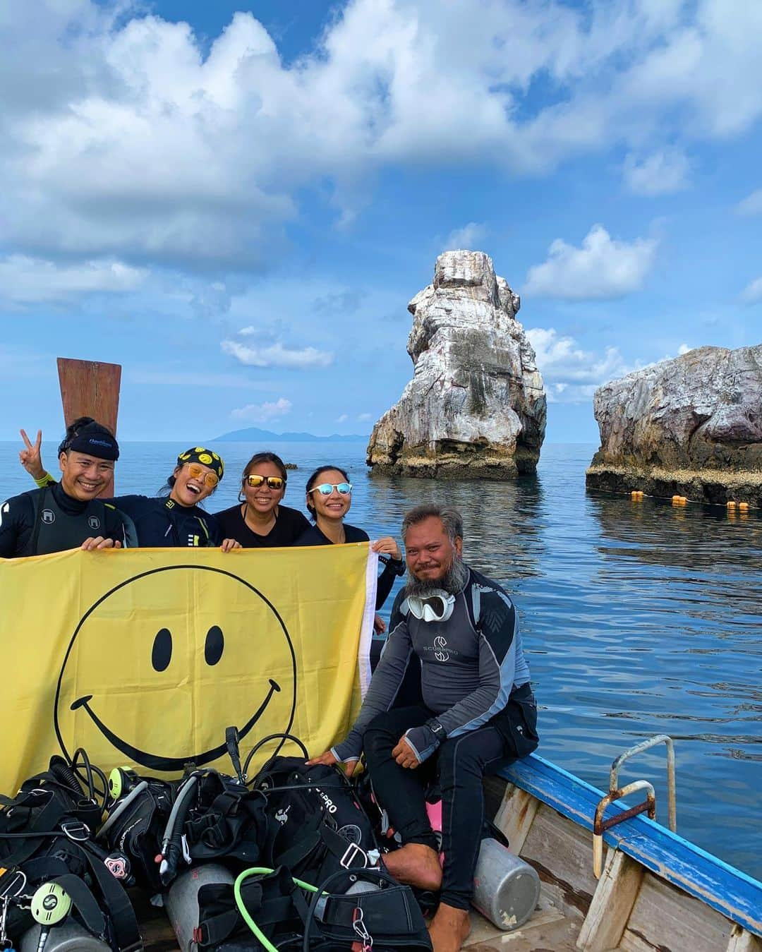 Amata Chittaseneeさんのインスタグラム写真 - (Amata ChittaseneeInstagram)「💛 #smileynation #coralreef #savetheocean #Thailand #Satun #reefguardian #reefguardianthailand #pearypieamazingthailand #pearypiegoesgreen #lamerblueheart」6月4日 16時44分 - pearypie