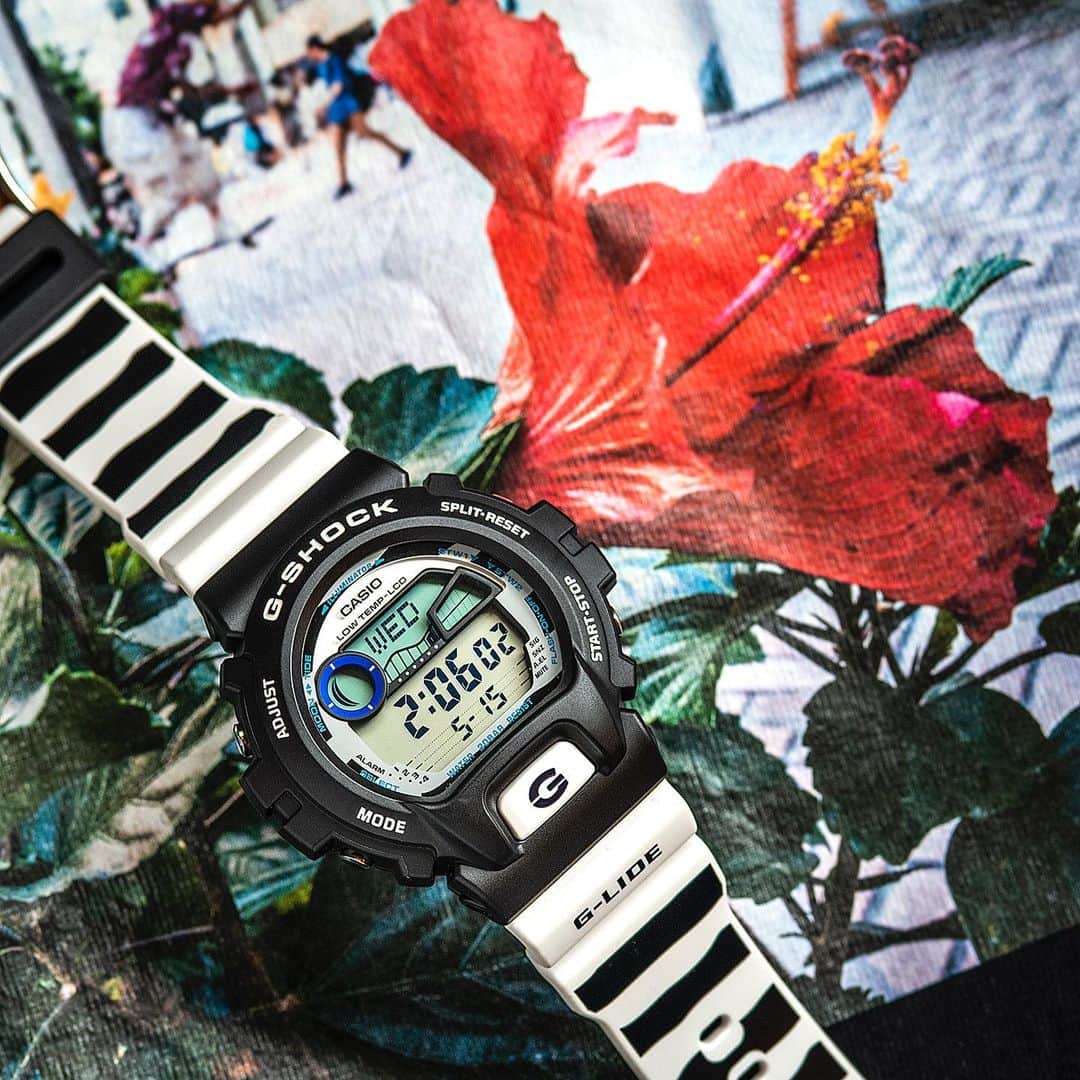 G-SHOCKさんのインスタグラム写真 - (G-SHOCKInstagram)「G-LIDE 2019 SUMMER  G-LIDEから登場した2019年のサマーモデル。定番のラウンドフェイスであるGLX-6900をベースに、ウミヘビ柄をイメージした縞模様をバンドへ印刷。潮汐情報がわかるタイドグラフや、月齢がわかるムーンデータも搭載しています。  2019 Summer model for the G-LIDE lineup. The base model is the standard round face GLX-6900, with the band imprinted with a striped pattern that resembles a sea snake. It is equipped with a digital Tide Graph, and Moon Data shows the Moon age.  GLX-6900SS-1JF  #g_shock #g_lide #glx6900 #tidegraph #surf #watchoftheday」6月4日 16時53分 - gshock_jp